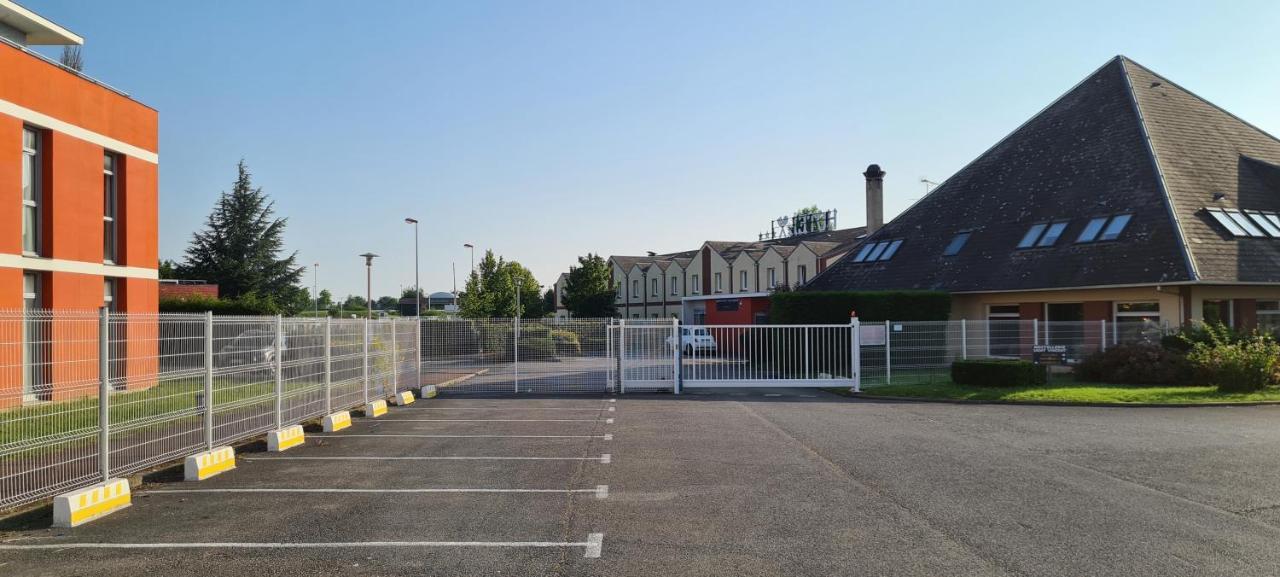 Hostellerie Saint Vincent Beauvais Aeroport Buitenkant foto