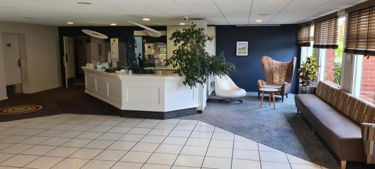 Hostellerie Saint Vincent Beauvais Aeroport Buitenkant foto