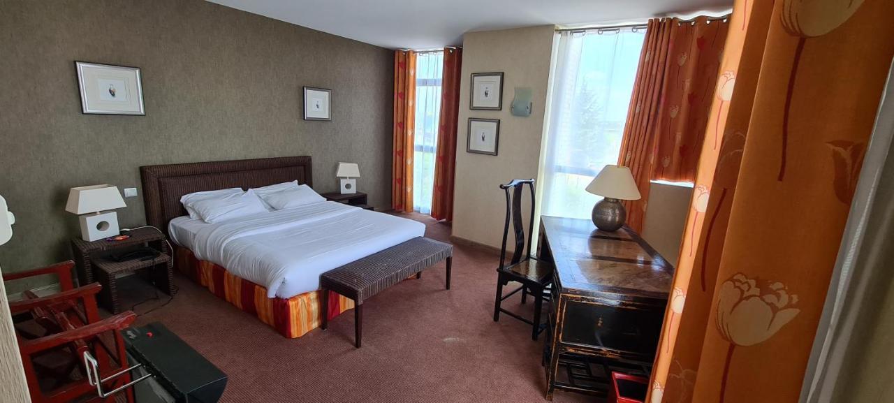Hostellerie Saint Vincent Beauvais Aeroport Buitenkant foto