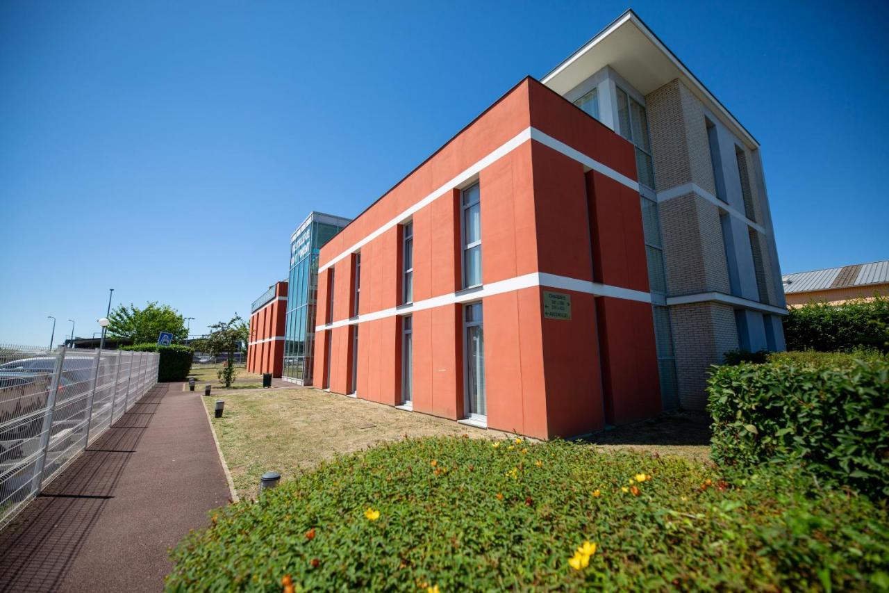 Hostellerie Saint Vincent Beauvais Aeroport Buitenkant foto