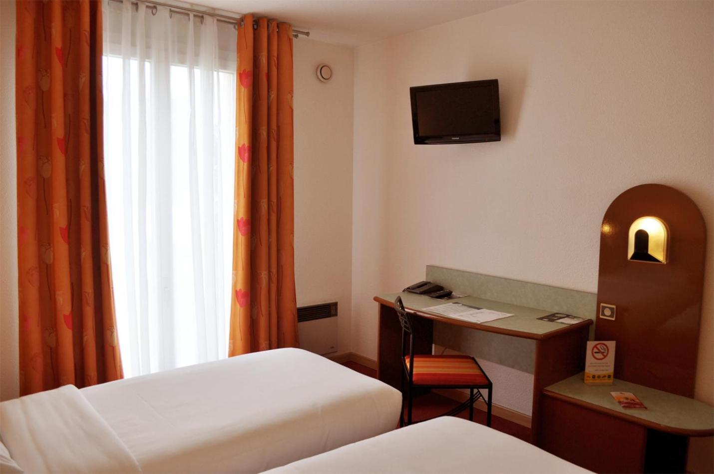 Hostellerie Saint Vincent Beauvais Aeroport Buitenkant foto