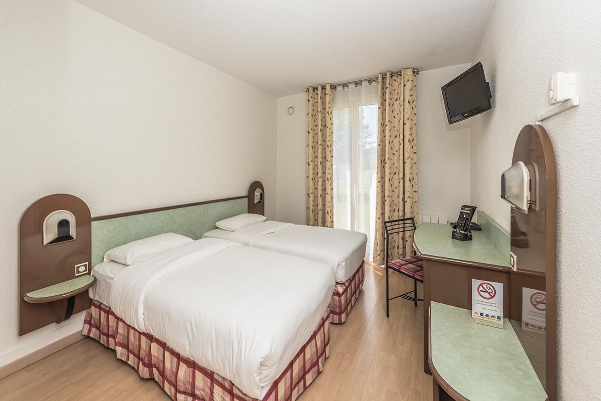 Hostellerie Saint Vincent Beauvais Aeroport Buitenkant foto