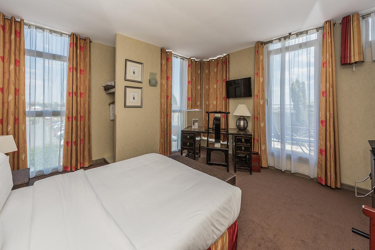 Hostellerie Saint Vincent Beauvais Aeroport Buitenkant foto